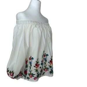 Pimkie embroidered off shoulder top size Small Beautiful for summer time